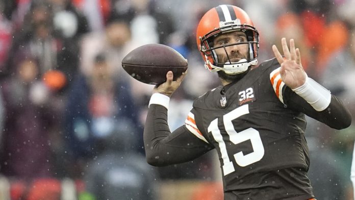 Browns overcome slow start, move to 9-5