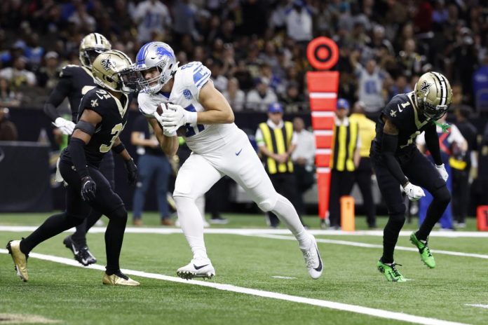 Lions hold off Saints, move to 9-3