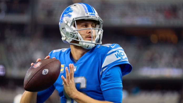 Lions Maligned QB signs $212-million extension
